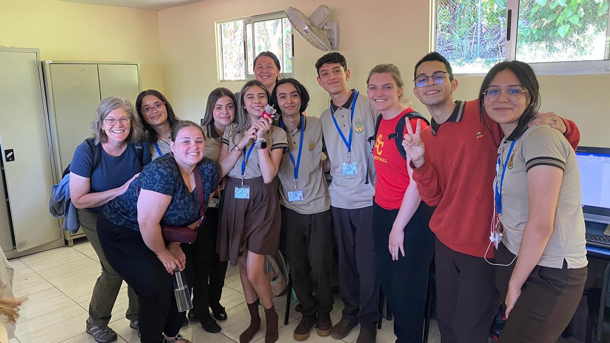 SimpsonCollege's tweet photo. May Term across the globe 🌎 https://t.co/vseyZMcPnt