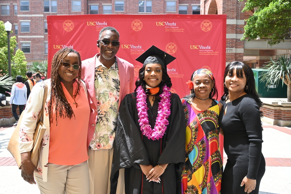 USC_CEE's tweet photo. Candid photos from our #USC_CEE Commencement reception. We are so proud of our #AstaniGrad #ViterbiGrad #USCGrad for reaching this milestone!
More photos:
Instagram: https://t.co/jmol2SoriE
Twitter: https://t.co/J8eInzlNJN
Facebook: https://t.co/EyrIOaY3Pq https://t.co/eLy4dATbQX