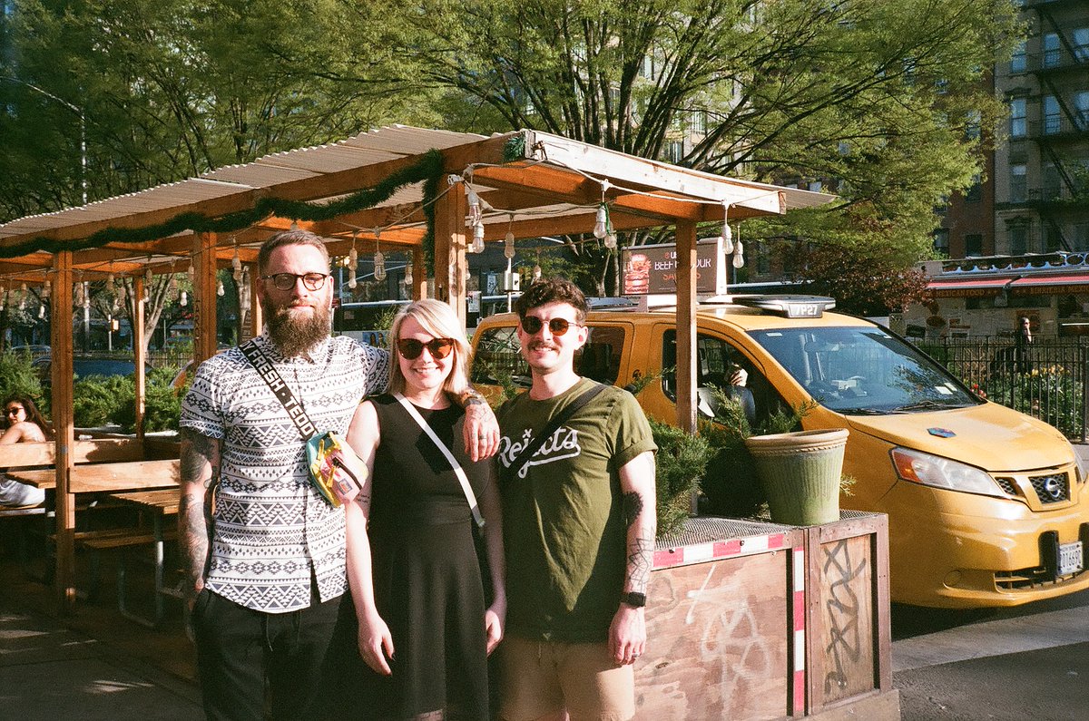 LemonScented_'s tweet image. NFT NYC Film dump.
Glad I got to meet all my favorites 🥰
@SolJakey @wordslikerad @foundfacade 
@bangerzNFT @NFTreatzz @glonkypixels