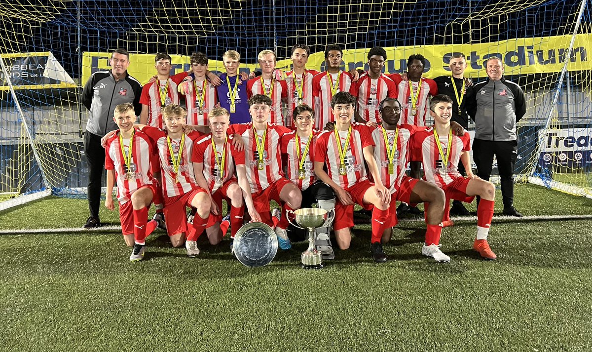 king_martine's tweet photo. EJA league winners last week and Peter Peters Mid week cup winners tonight 🏆🏆. A challenging season against some excellent teams. All that hard work paid off boys 👏👏👏 @Bowerspitseafc @BowersYouth @EJALeague @EssexCountyFA https://t.co/wVmj480xHA
