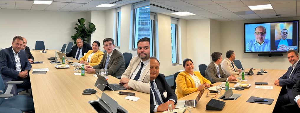 Con el SG <a href="/flimamena/">Francisco A. Lima-Mena</a> de la Secretaría de Integración Económica Centroamericana <a href="/sg_sieca/">SIECA</a> analizando la nueva estrategia regional de facilitación del comercio y proyectos de integración para Centroamérica.