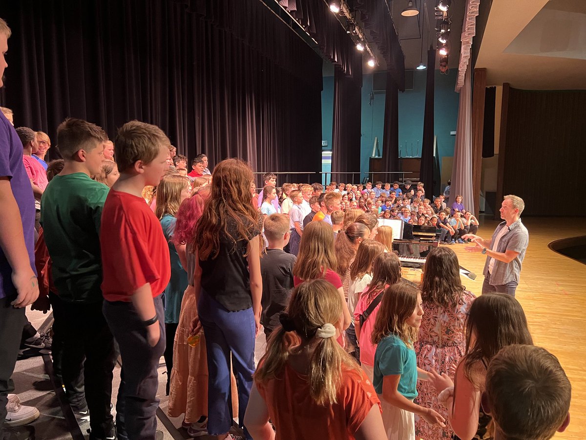 Backstage at tonight’s choir concert. Both 5th and 6th grades brought the house down! Thanks to Mr. Floetke and ⁦<a href="/MiddleSaline/">Saline Middle School</a>⁩ for hosting! #heritagelearn #sascompass