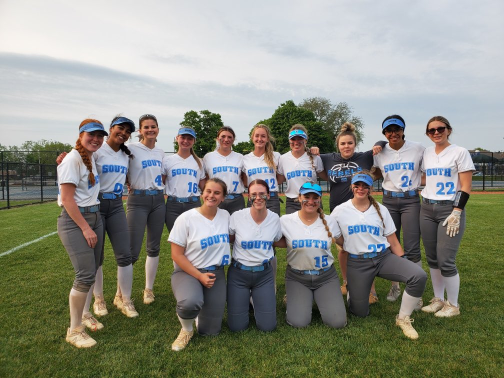 RebelSoftball2's tweet photo. Finished the season tonight with a great win over over Eastlake North.  I’ll miss our seniors https://t.co/MfLmVgWrco