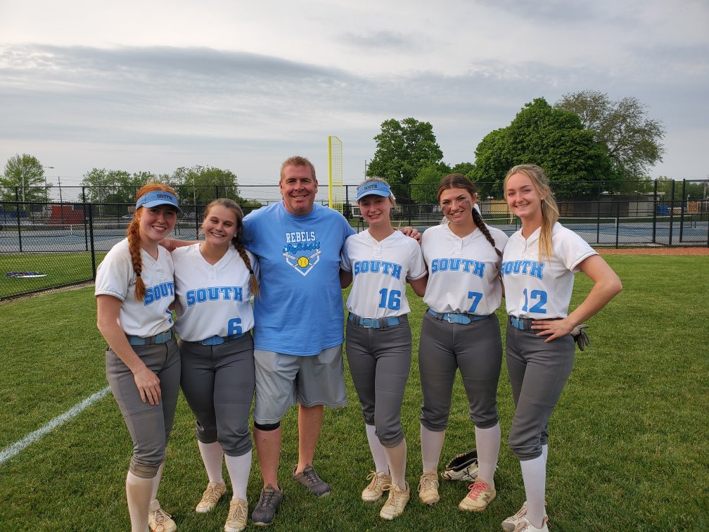 RebelSoftball2's tweet photo. Finished the season tonight with a great win over over Eastlake North.  I’ll miss our seniors https://t.co/MfLmVgWrco