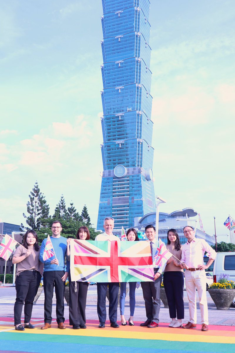 Congratulations to #Taiwan on legalising adoption for same-sex couples! What a way to mark #IDAHOBIT🌈! We believe everyone, everywhere, should be free to love who they love and express themselves without fear of violence or discrimination.