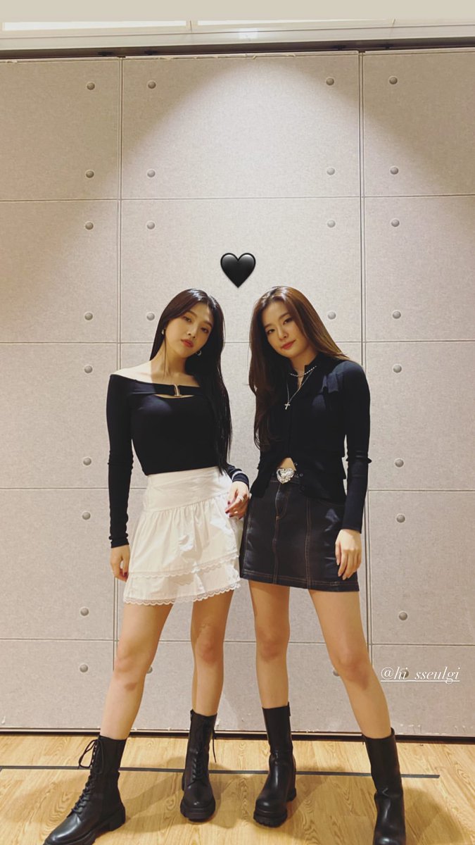 seulweet's tweet photo. what a time https://t.co/3vhcxaNc95
