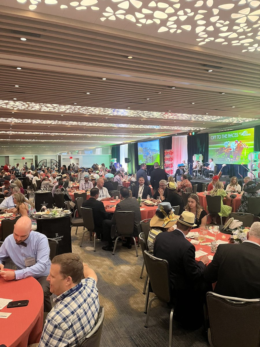 joshpapeok's tweet photo. Awesome capstone party at the @ICBA #CaptialSummit! Had a great time in #DC, and enjoyed visiting with #Oklahoma’s own @SenatorLankford @TomColeOK04 and @RepBice about issues impacting #CommunityBanks! I’m thankful for their hospitality and support! https://t.co/LRYOZ5lvjE
