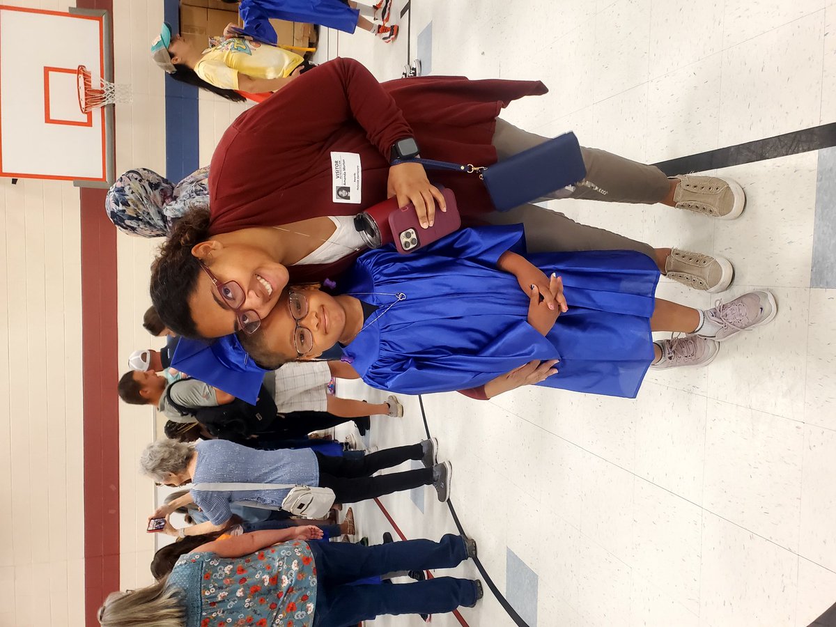 RoderickKing01's tweet photo. A few more pics from today's kindergarten and senior walk at NeSmith Elementary that was fun, exciting, and emotional for parents and loved ones as they lined the sidewalk and hallways. #nes #communityisd #communityhighschool #Braves @tonya_knowlton @communityisd @NES_Braves https://t.co/PMTI94nSdP