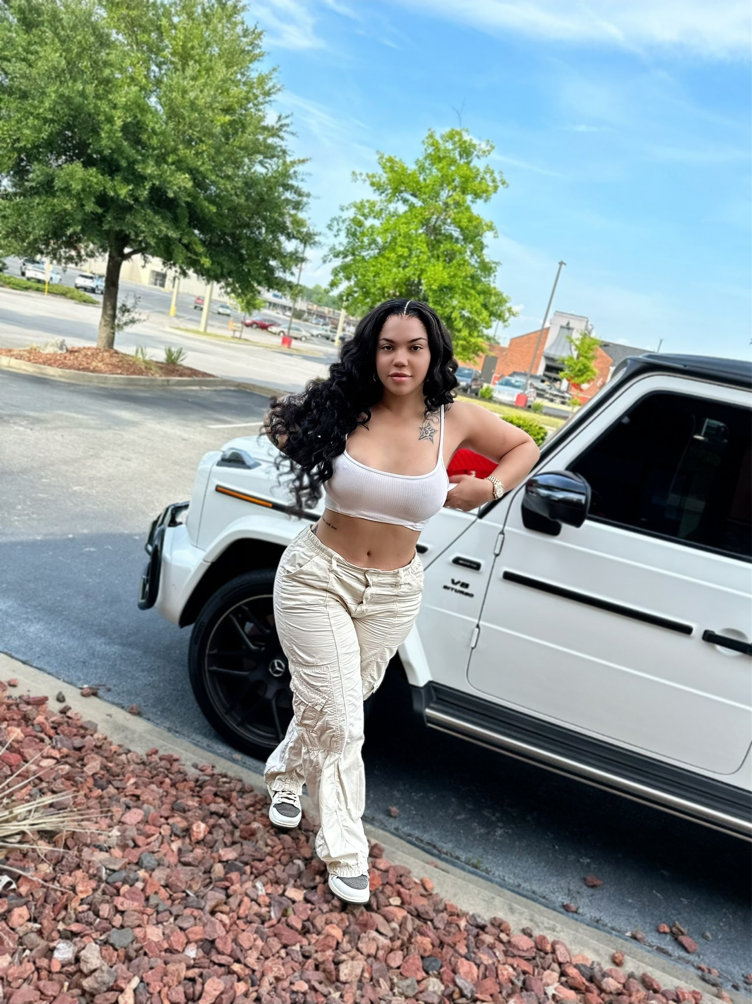 TW Pornstars - 1 pic. Metric Ton✨🦋🦄. Twitter. HER. ❤️‍🔥. 12:05 AM - 17  May 2023