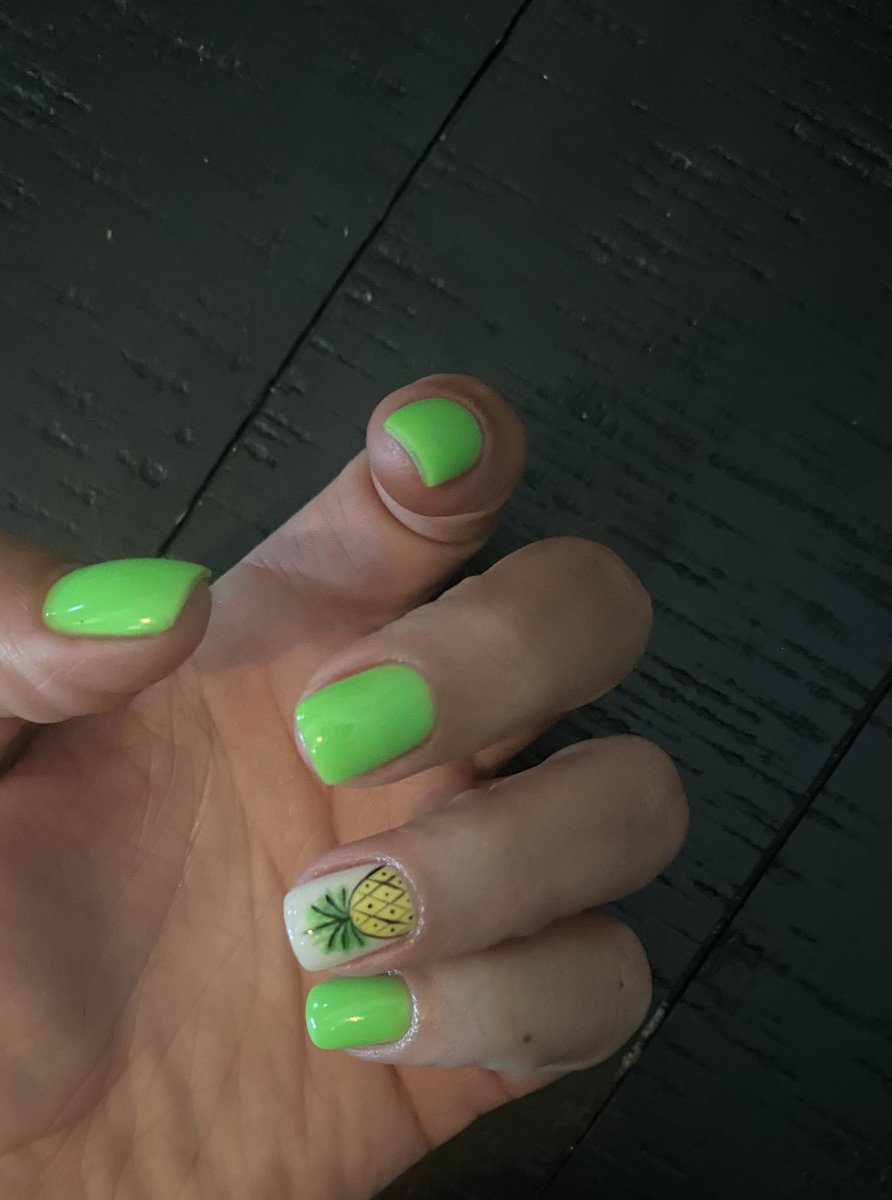 shinergal140's tweet photo. Something to wrap around that fat….mmmm https://t.co/lmJmfQz3VY #100hrs #FastX #milf #gelnails #highmaintenace https://t.co/3NEGJVX15F