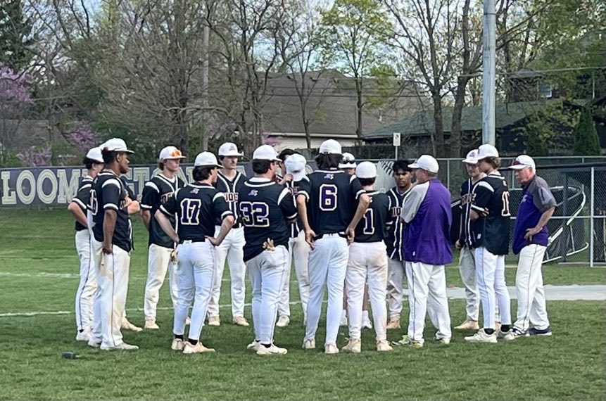 CoachClapp2025's tweet photo. Congrats to Coach Clapp with win #382 to pass legendary coach Rich Krueger on the all time win list 😈⚾️😈⚾️😈
#Raidertradition⚾️ https://t.co/6TEJm9u1qn