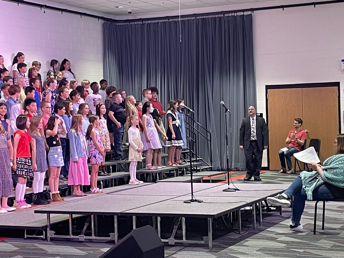 QualioStephanie's tweet photo. 4th Grade Musical was a huge success! The students did fantastic. A big thank you to Mr. Helgerman for directing this production! #WLIS #Musicals https://t.co/ki6aEOGric