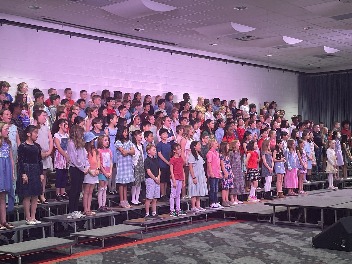 QualioStephanie's tweet photo. 4th Grade Musical was a huge success! The students did fantastic. A big thank you to Mr. Helgerman for directing this production! #WLIS #Musicals https://t.co/ki6aEOGric