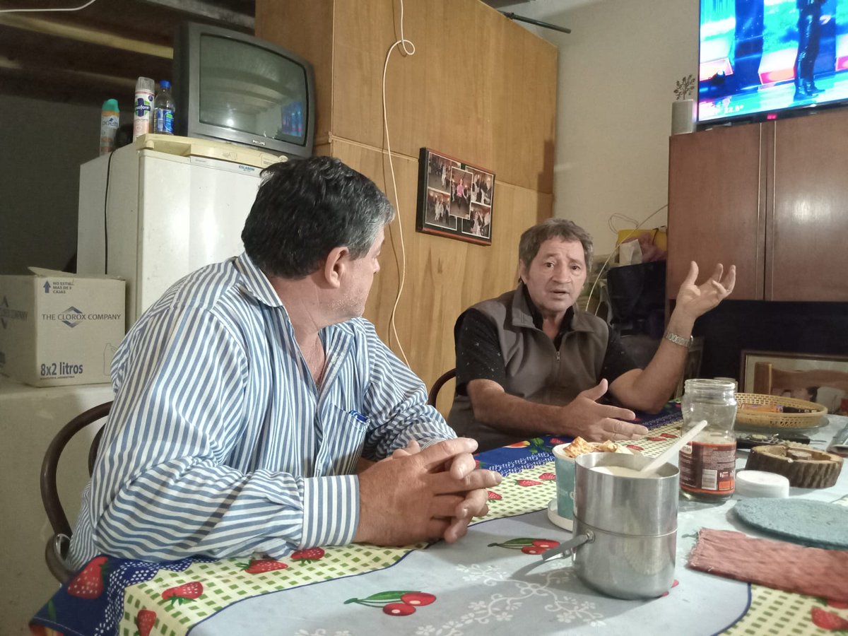 BeronTaxi's tweet photo. #MATEAMOS🧉con Daniel y su familia, él es un trabajador que como a todos nos cuenta le está constando llegar a fin de mes, por eso nos acercamos #ayudarlo. Daniel y como muchos Argentinos luchan y no pierden la esperanza de que como país podamos salir adelante. 
#yoamomiciudad❤ https://t.co/z4fTTmwjp1