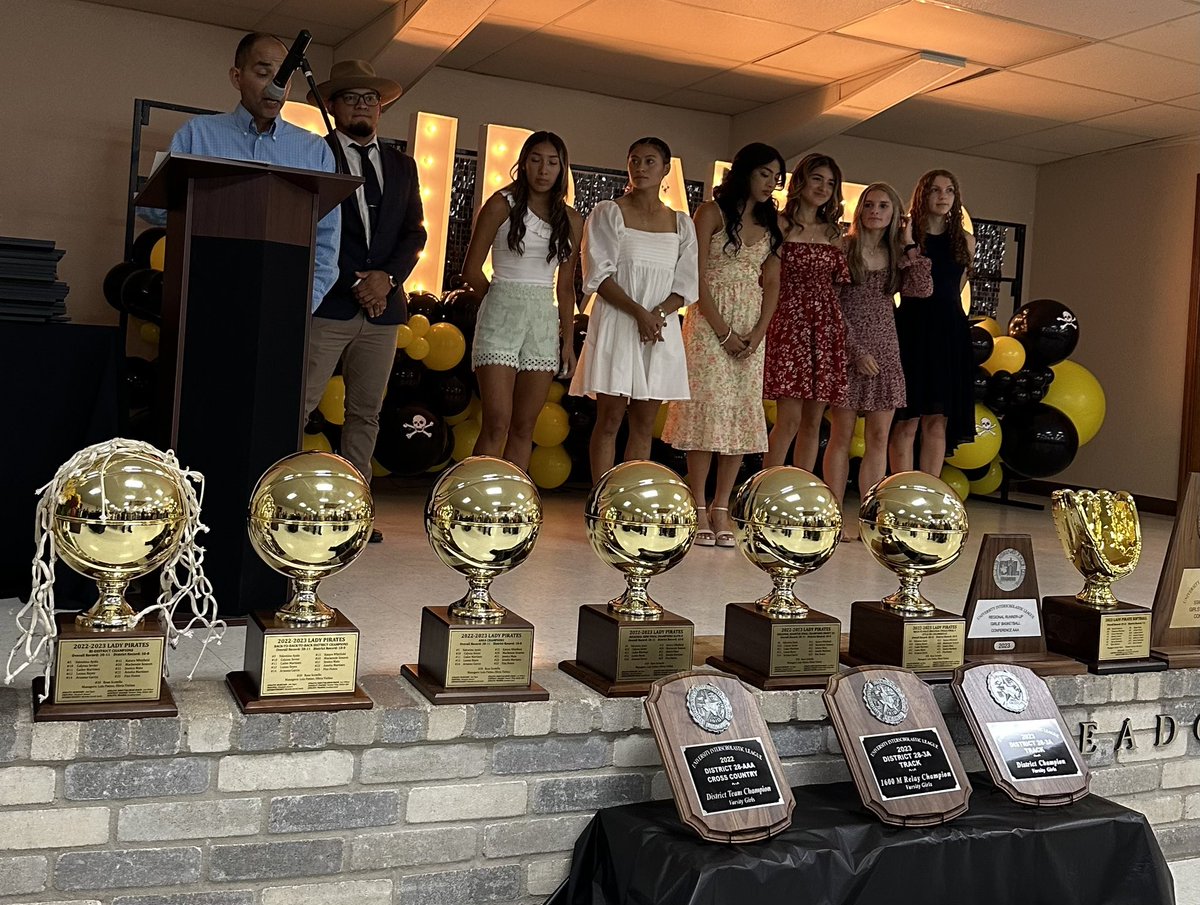 LoriLwilson23's tweet photo. These girls what a season!! @lytle_xc @lytleisd @CoachBenavides7 https://t.co/B4kFbejwVx