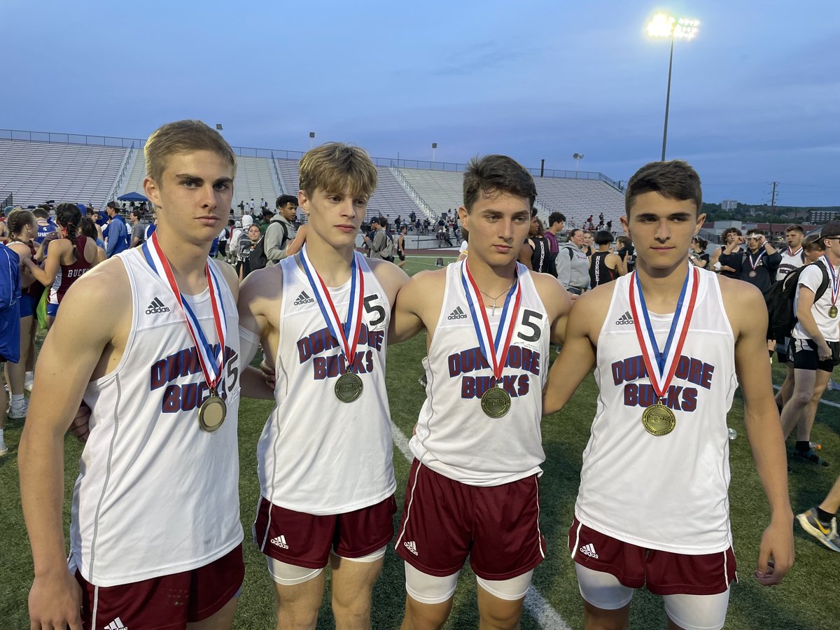 4x400 - 1st Place   
School Record   3:30.49
Cole Fangio
Dom DeSando
Tommy Clark 
Cory Domiano 
Go Bucks 🏃‍♂️🏃‍♂️🏃‍♂️🏃‍♂️