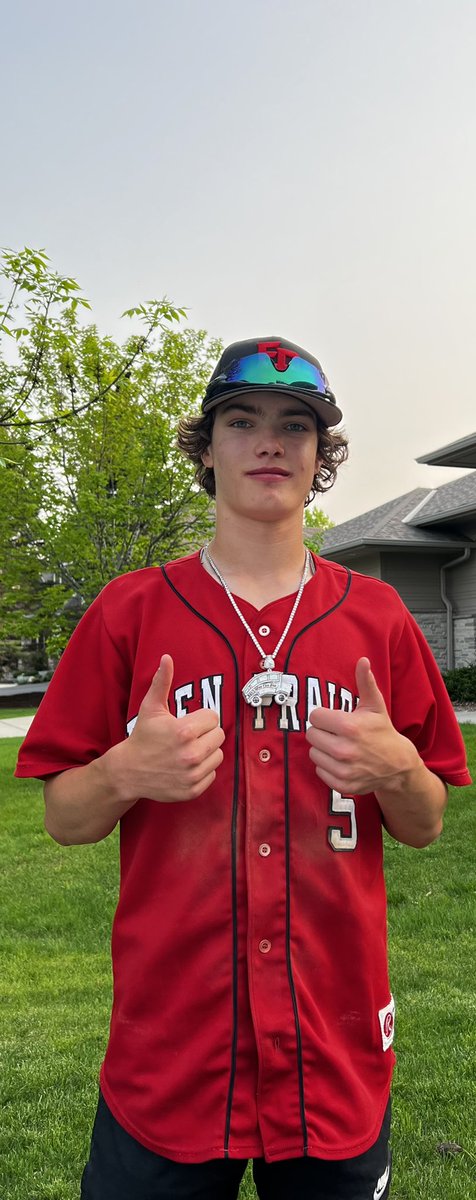 EPHSJVBaseball's tweet photo. WIN at Home against Duluth East (Final: 16-6). @_nickburroughs with chain going 3-3 4RBI! @BenPeruzzi @ashtonfarris28 @goetze2_joey and Zander Hemmesch all with 2 hits! Ashton with two triples! S/0 to @Gavinmm54 for his JV debut! 2.0IP 0ER. https://t.co/11BocosWJ1