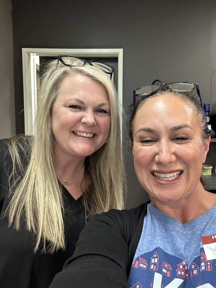 Super happy to be able to be at this event with <a href="/MaggieforMO/">Maggie Nurrenbern</a> and <a href="/piper4missouri/">piper4missouri</a> - a relief to be here in MO and hear some sanity for a change!