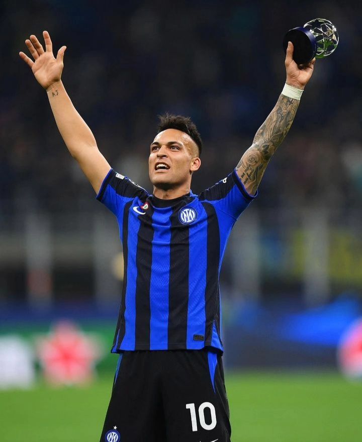 RevoDepo's tweet photo. Toreando a la final!
Con Lautaro Martínez como figura y autor del único gol, Inter venció 1-0 y eliminó a su clásico rival Milan (3-0 global) y jugará la definición de la Champions League en Estambul ⚽🏆

#revoluciondeportiva #inter #milan #football #futbol #futebol #todalain… https://t.co/vcHBnWBWIR