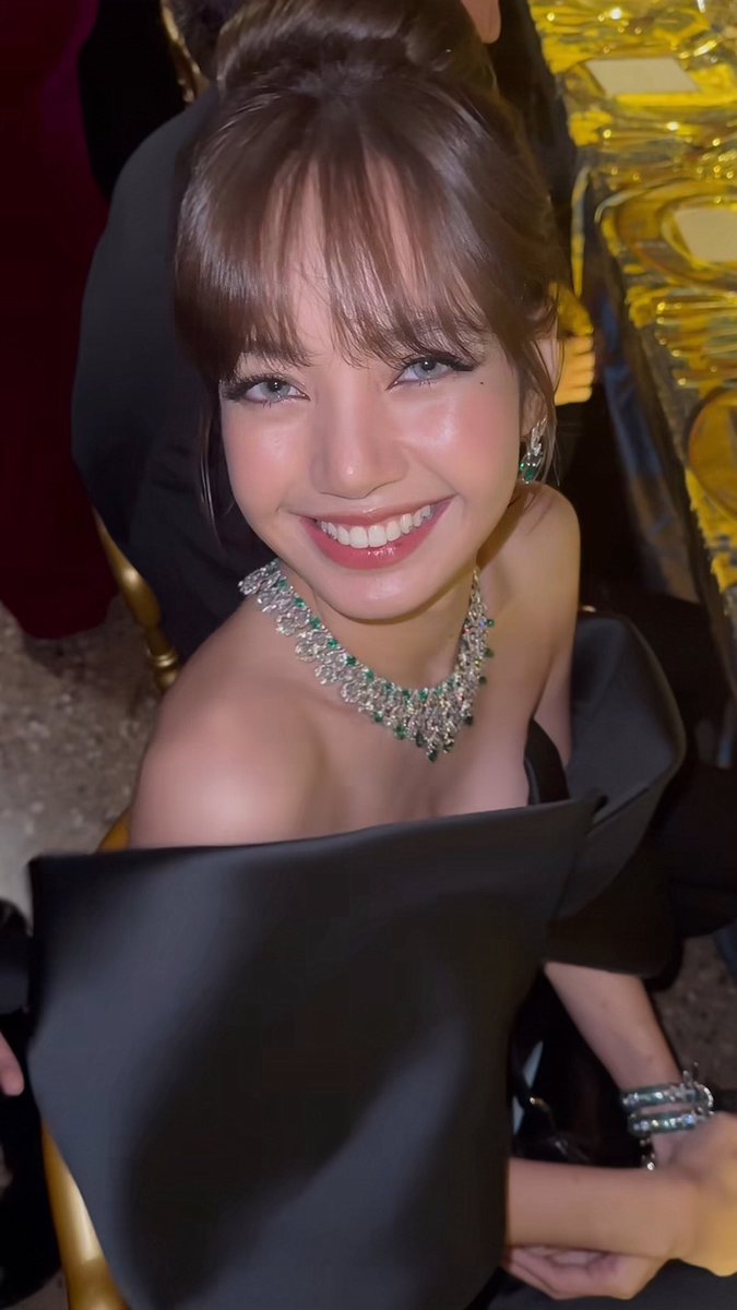 wt_hinghoi's tweet photo. คนอะไนน่ารักไปหมด
แกจะไม่เผื่อใครเลยดิไอ้ความน่ารักอะ

LISA BULGARI MEDITERRANEA #LISAatBvlgariRunway
#LISAXBVLGARI https://t.co/9hU8wmCO54