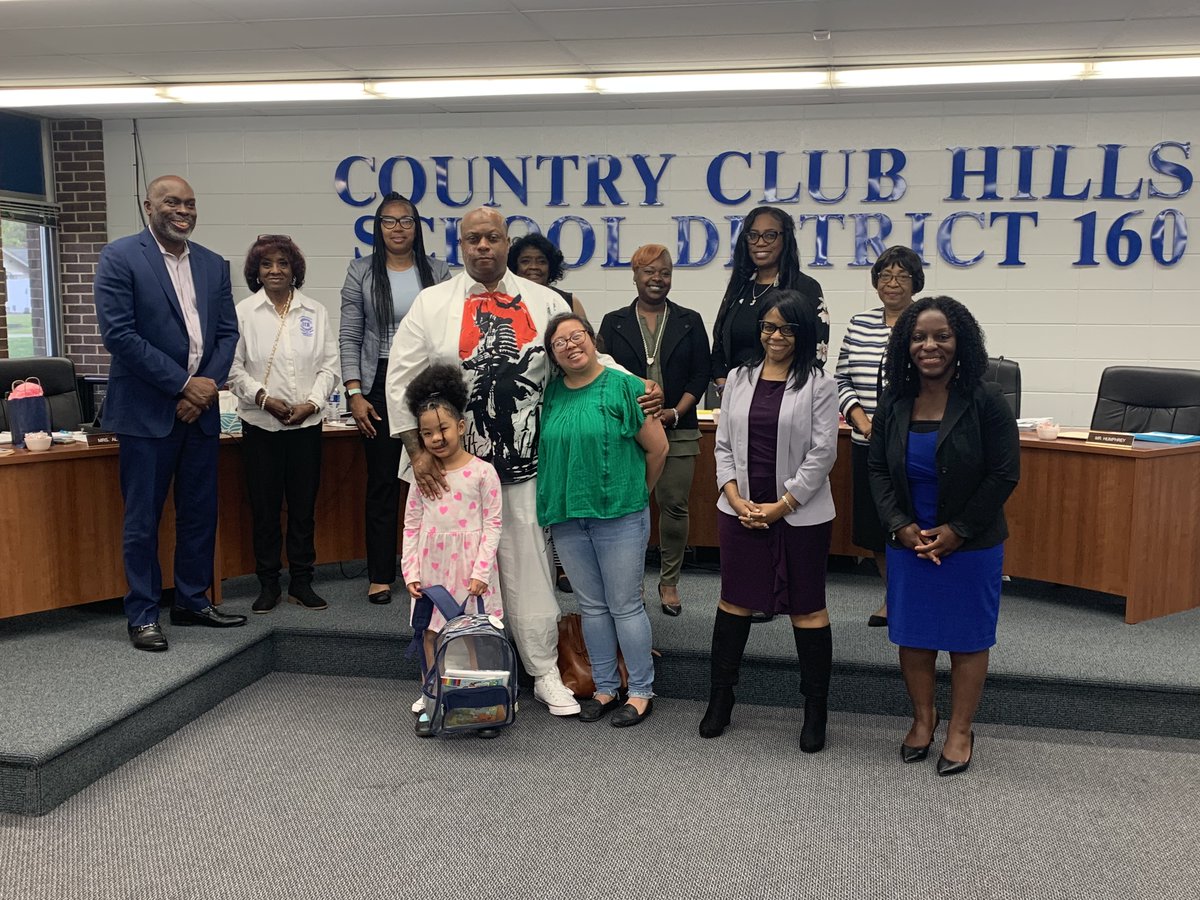CCH160's tweet photo. Celebrating our May Students of the Month in Country Club Hills School District 160! https://t.co/iImGr8rklp