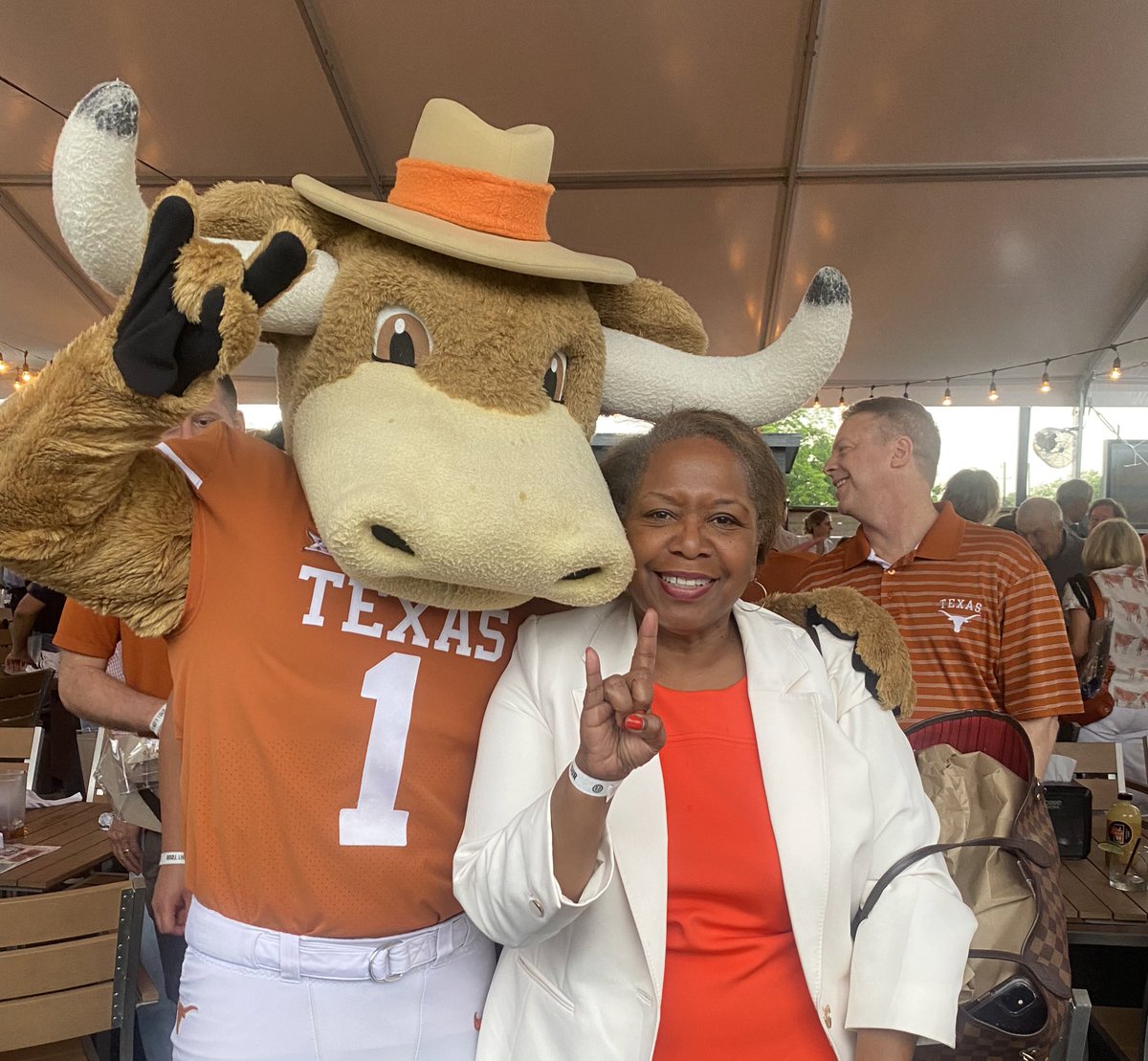 IAmMaryBenton's tweet photo. Wore my orange and white for #TexasFight
#TexasFightTour
#TexasLonghorns
#HookEm
Last year in the Big 12! https://t.co/lNnGWVcJnG