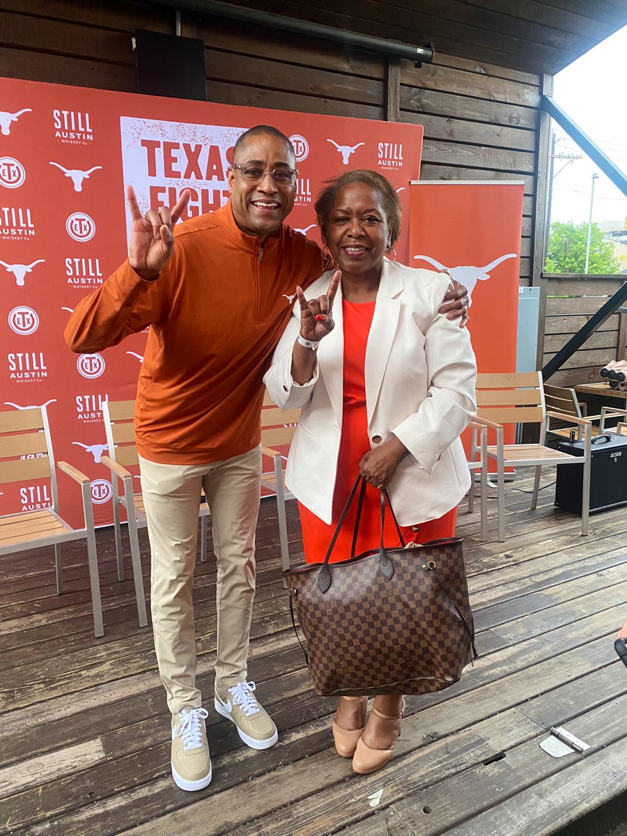 IAmMaryBenton's tweet photo. Wore my orange and white for #TexasFight
#TexasFightTour
#TexasLonghorns
#HookEm
Last year in the Big 12! https://t.co/lNnGWVcJnG