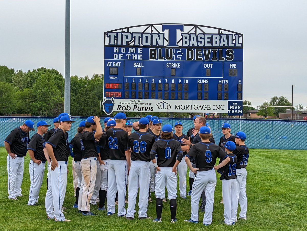 TiptonHS's tweet photo. Baseball Senior Night included the scoreboard dedication to Tipton Alum Rob Purvis. Thank you for your generous donation to THS!

Seniors, congratulations on great high school baseball careers. #TiptonPride https://t.co/8lcLavs3DE