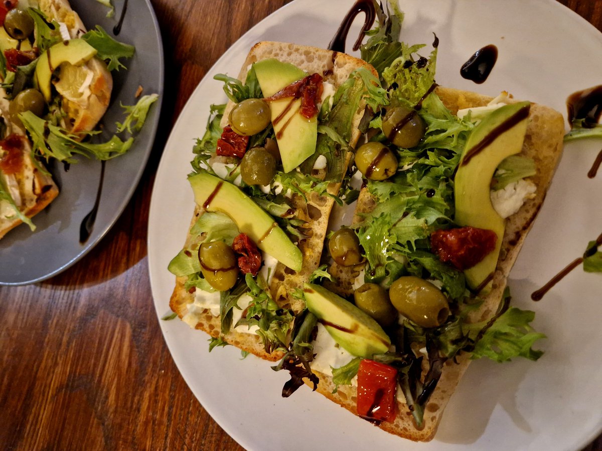 Garlic Panini
Goats OR brie cheese, cherry tomatoes, olives and rocket lettuce. Served Warm.

#southnorwood #Norwood #NorwoodJunction #se25 #restaurantnorwood #croydon