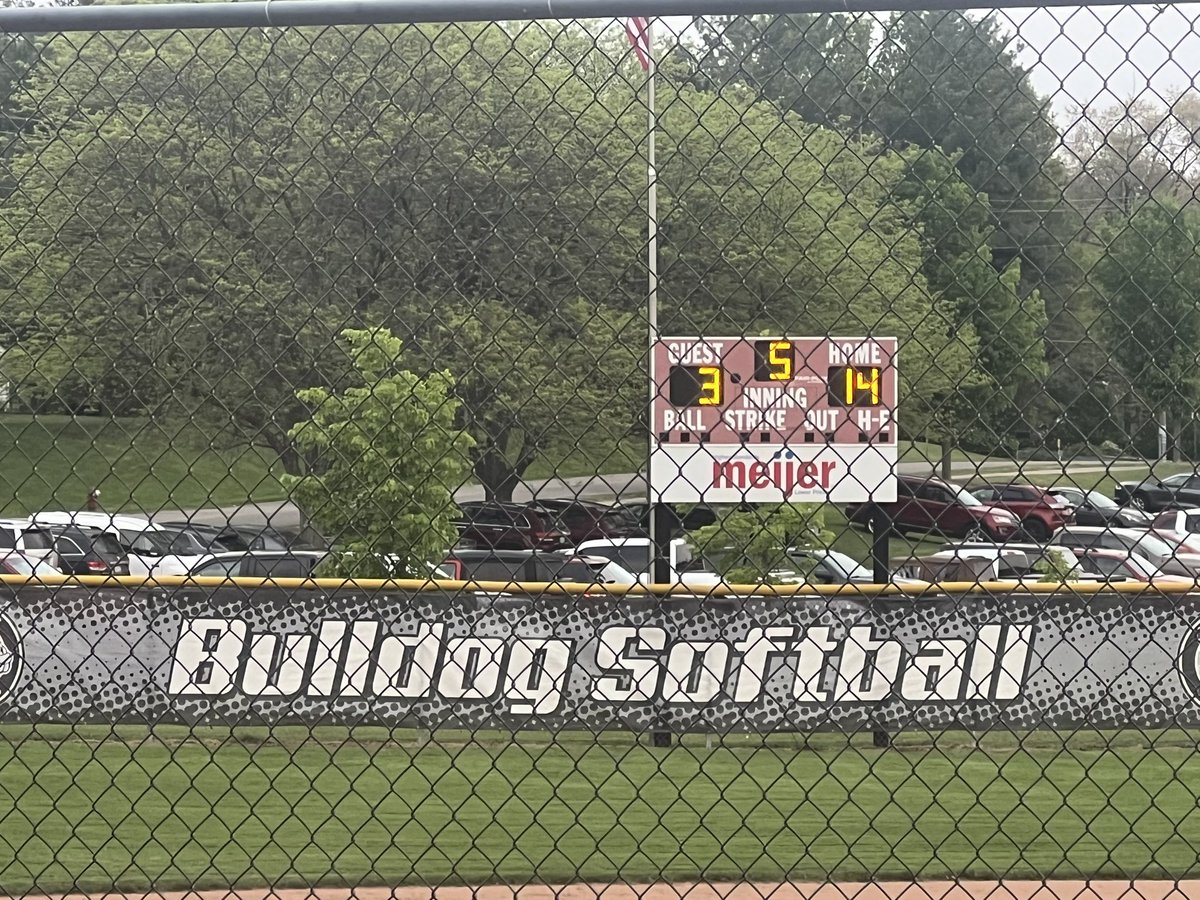 The softball splits at home tonight with the Eddie‘s. Girls lose the first game 10-11 and mercy the Eddies in game two 14-3. With the game two victory, the Dawgs secure at least a share of the conference title. #BulldogsUnited