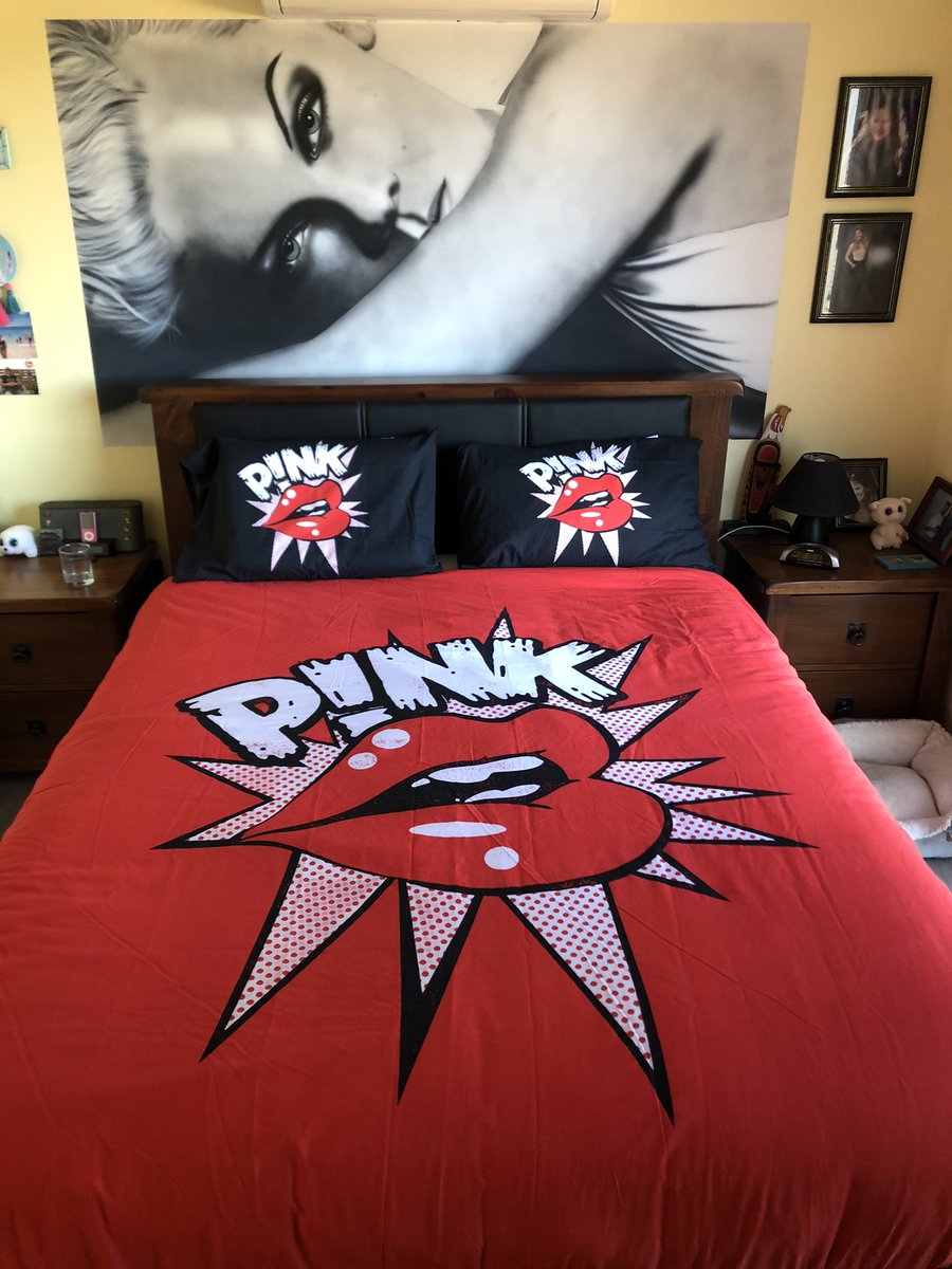 Loving 🥰 the 4th quilt addition to my collection🤘🏻🤩🥰nothing better than sleeping 😴 with <a href="/Pink/">P!nk</a> in my room 🥴😉🫣💕hubby done airbrush of p!nk years ago 🤘🏻🫶🏻