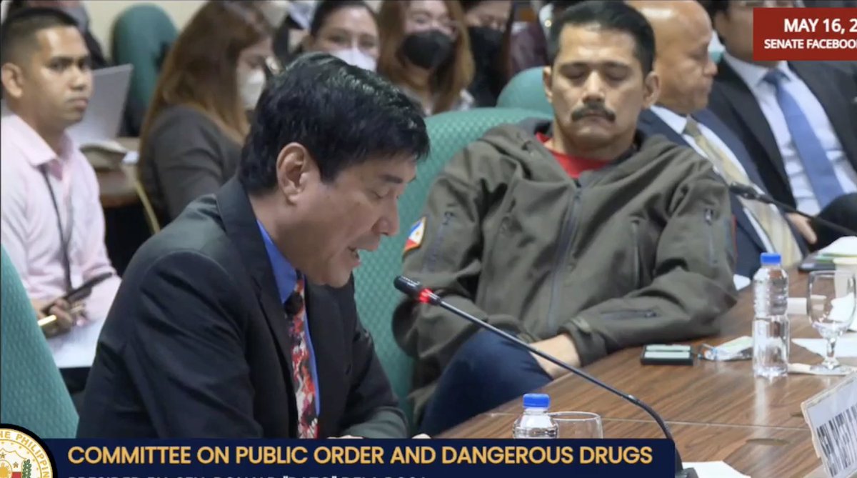 inquirerdotnet's tweet photo. LOOK: Senator Robin Padilla becomes the talk of the internet anew after he was caught combing his mustache during a Senate hearing. | 📷: Screengrab from Senate of the Philippines/Facebook

For more stories, visit https://t.co/ngTZPXCXMO https://t.co/HgkZr9woCZ