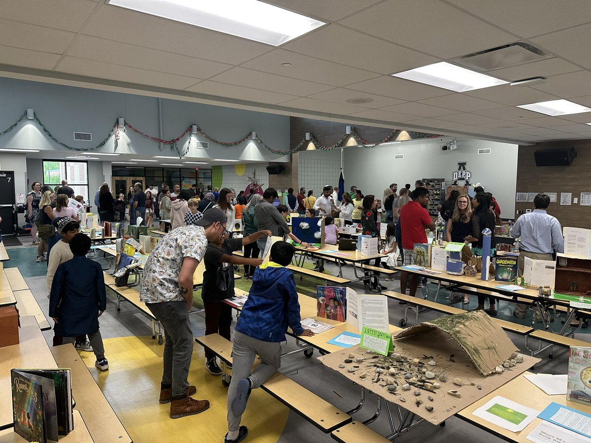 ADESRowe's tweet photo. What an inspiring first Growing Trailblazers event tonight!  These kids put their heart into this work and it showed in their projects, presentations, and the joy surrounding the room tonight! @ADESjmay @adeDCSD https://t.co/6QsSXciCFP