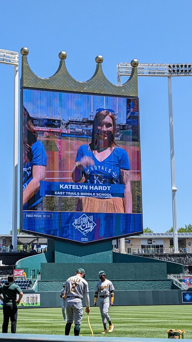 lsedfoundation's tweet photo. 🎉 Huge congrats to Katelyn Hardt, an amazing #LSR7 teacher! She just received a PEAK Grant funded by @royalscharities  and @Whataburger and was honored at a @Royals game last week! Let's celebrate all she does for our district and its students! #PEAKGrant #LSEF https://t.co/amCc8WV9Dv