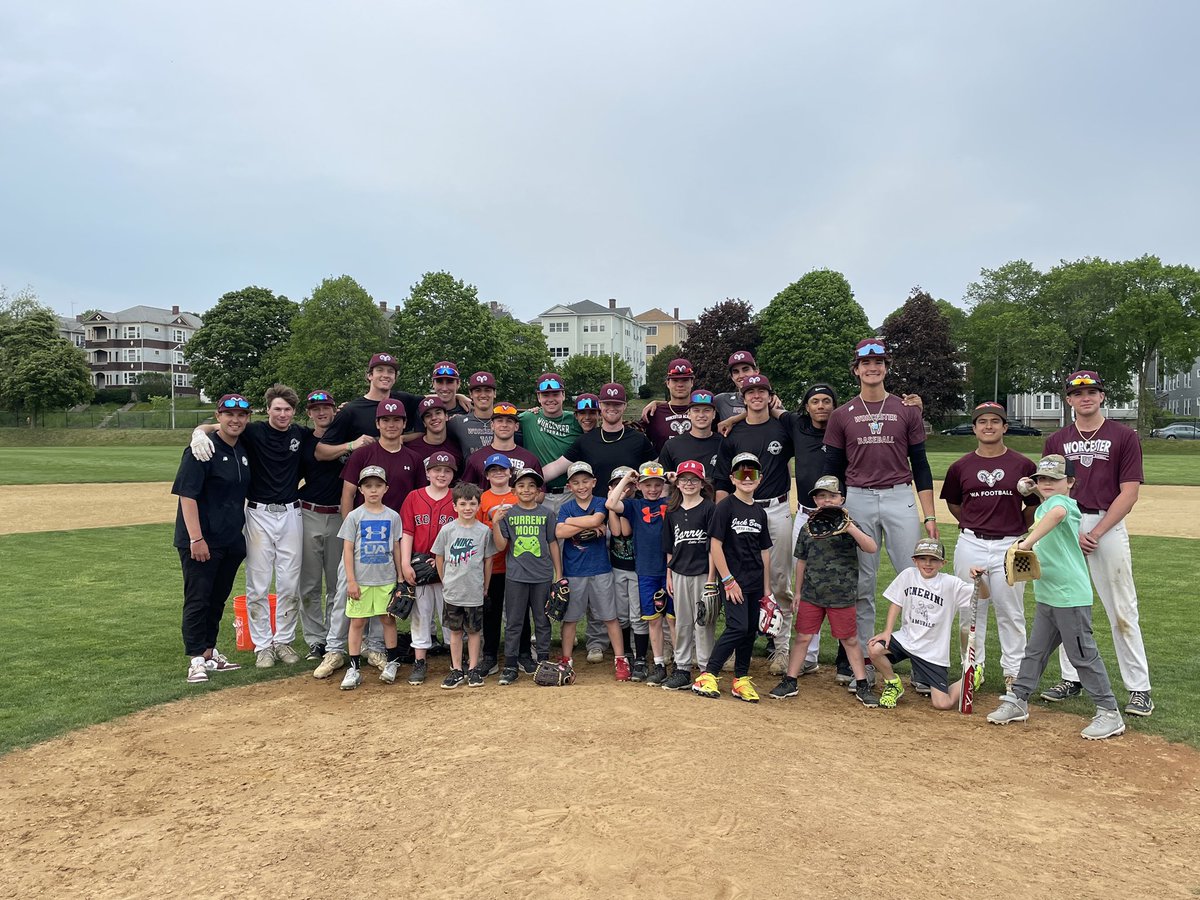baseball_WA's tweet photo. Had a blast having ‘Grafton Hill Barbershop’ from Jack Barry LL out at practice today! 

Important for our young men to the reach &amp; influence they have as athletes in the city! 

Good luck with the rest of your season, boys! Keep up the good work &amp; keep perfecting those griddys! https://t.co/rNT9rNq0j8