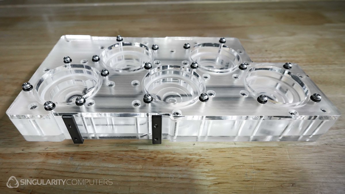 SingularityC's tweet photo. Check it out 👀
5x D5 custom pump top we built for a customer
#singularitycomputers #spectreintegramdualloopsidepanel #customsidepanel #watercooling #liquidcooling #spectreintegram #spectre #custombuilds #singularitycomputers #gamingsetup #watercooled #pchardware #gamer https://t.co/FYJwc2VRMp
