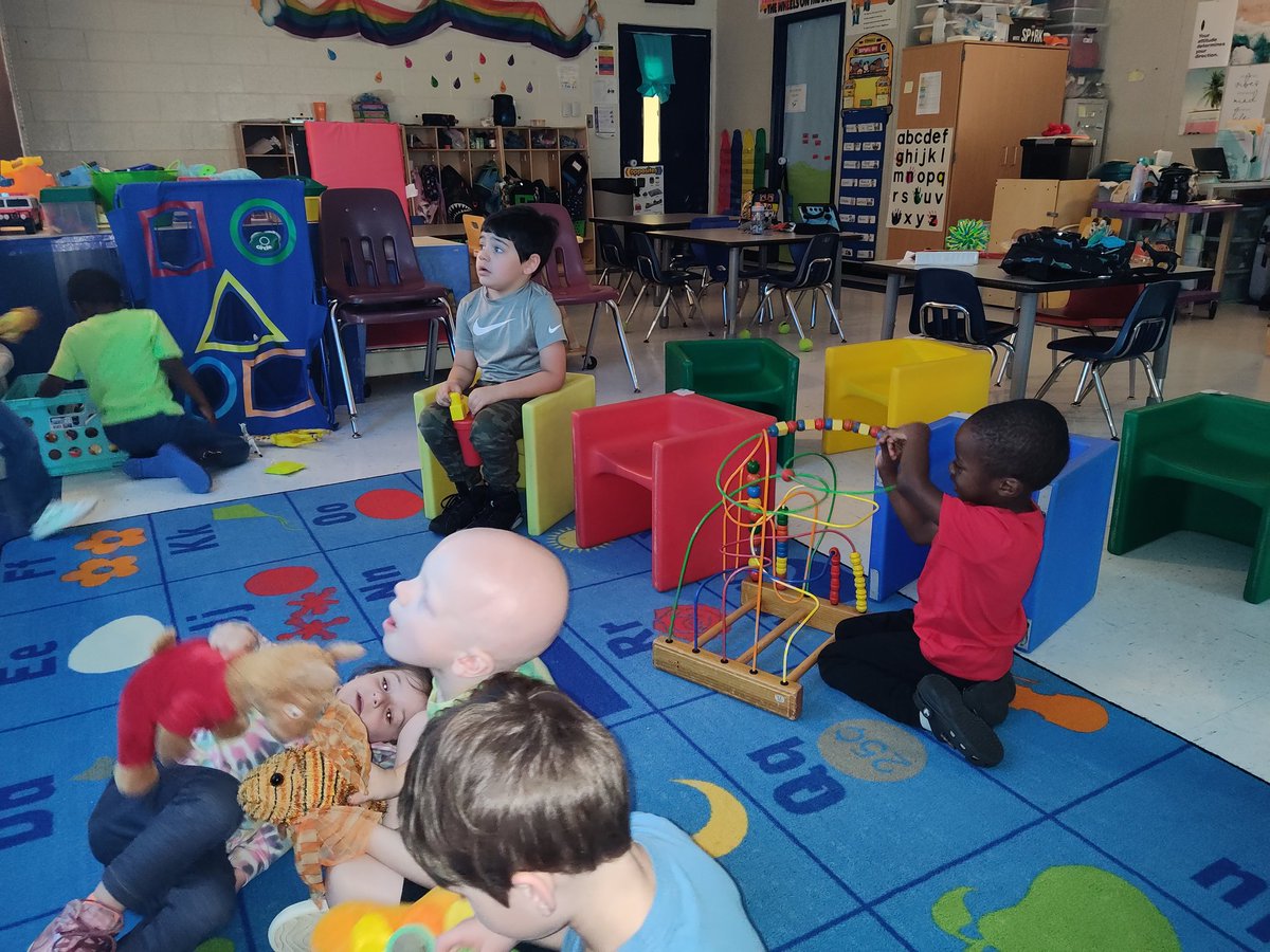 JMBOYKIN38's tweet photo. Another fun day at the shore @KSEsharks @SufVAschools @SPS_SpecialEd https://t.co/SRR2s2S7D9