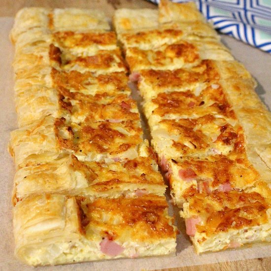 LexyBanx's tweet photo. Ham and #cheese Puff Pastry Quiche. #foodislove #dinner https://t.co/xMMpfeC6px https://t.co/GfK119iNlQ