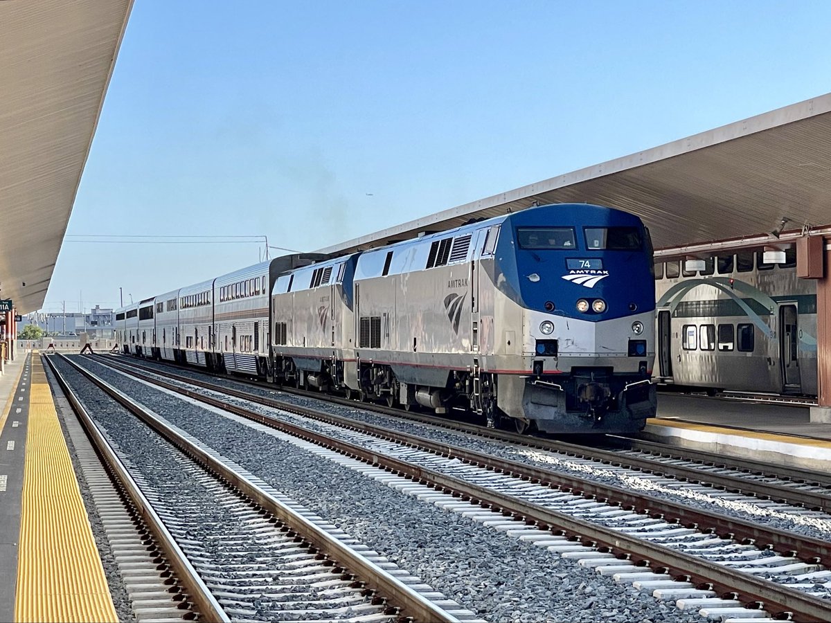AndreasWiede's tweet photo. The eastbound #SouthWestChief, @amtrak’s train #4 is ready to depart from beautiful #LosAngeles Union Passenger Terminal with destination #Chicago over the BNSF #SantaFe line. I’m travelling in a #roomette, a small compartment with to seats, transforming into a bed for the night. https://t.co/NGkd6AvMY1