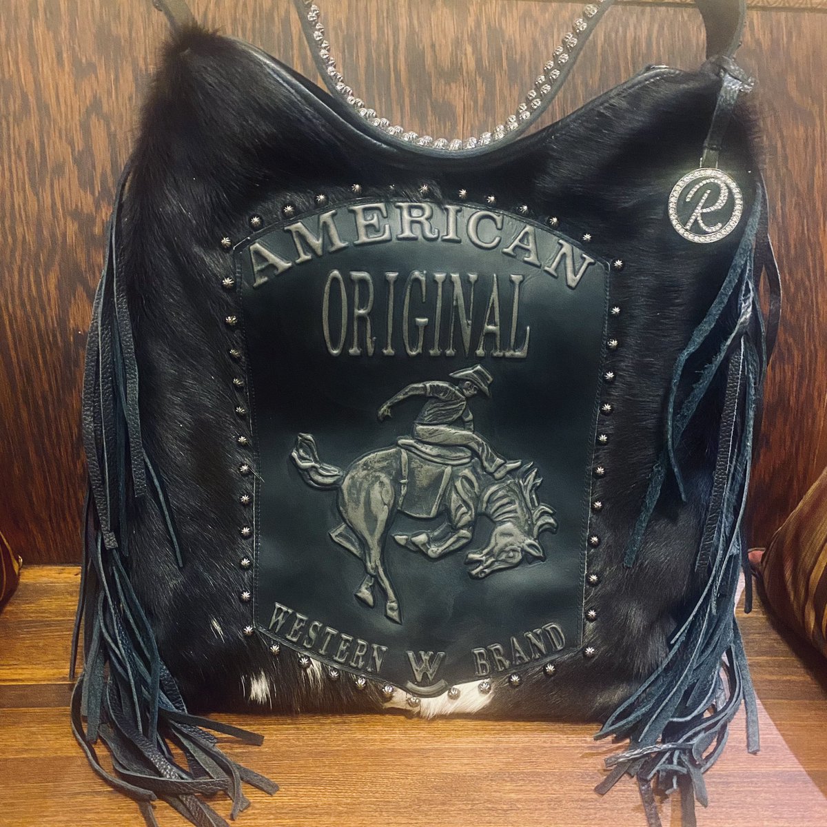 jmorgancattleco's tweet image. Dear Lord, thank you for giving us Raviani purses.  My spirit is renewed and my heart is happy. #Raviani #CowHide #WesternOriginal