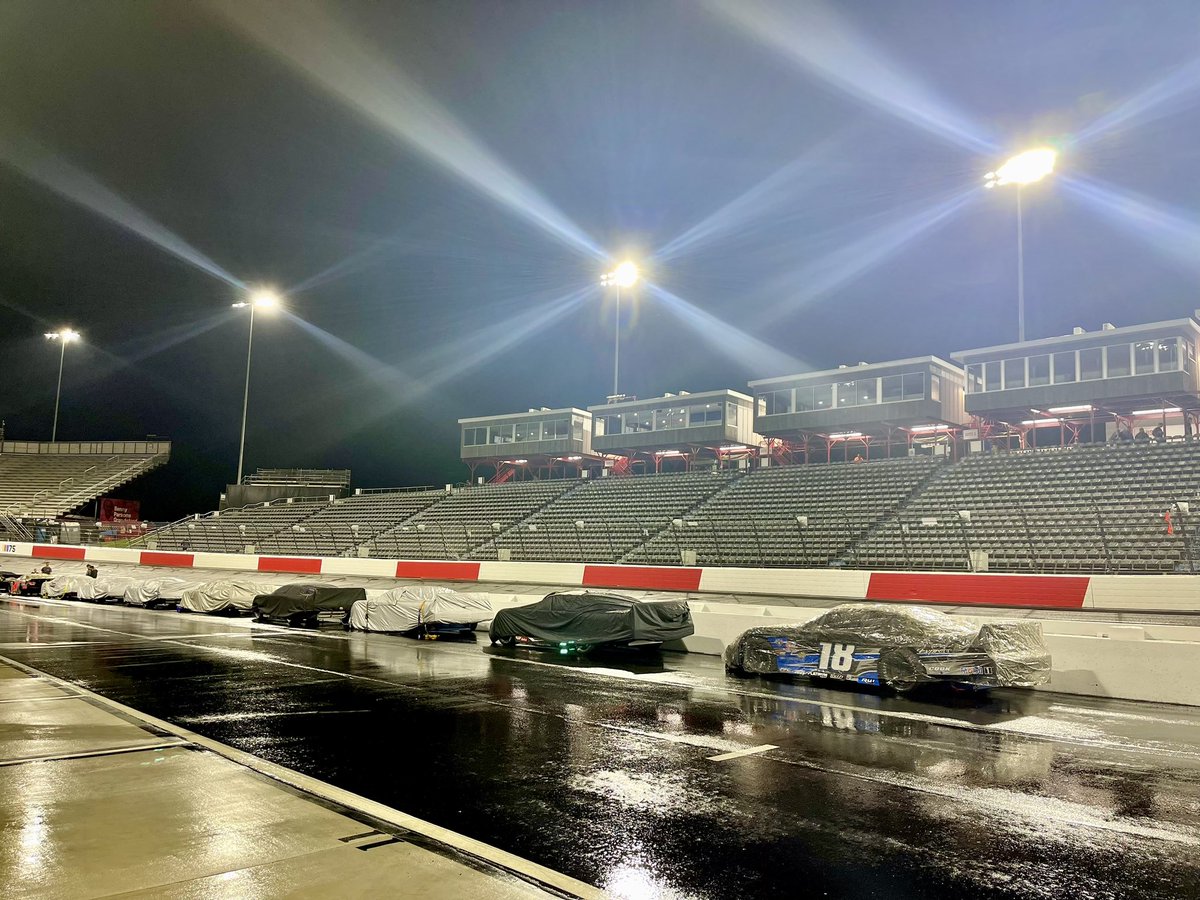 therepave's tweet photo. The #ECMD150 has been postponed till Wednesday.
11:45am - Group Qualifying / Practice for @CARSTour Pro Late Models
1:45pm - Group Qualifying / Practice for #CARSTour Late Model Stock Cars
2:45pm - Super LM Last Chance Race
5:30pm - #ASAracing Event
8:00pm - Pro LM race
10pm - LMSC race