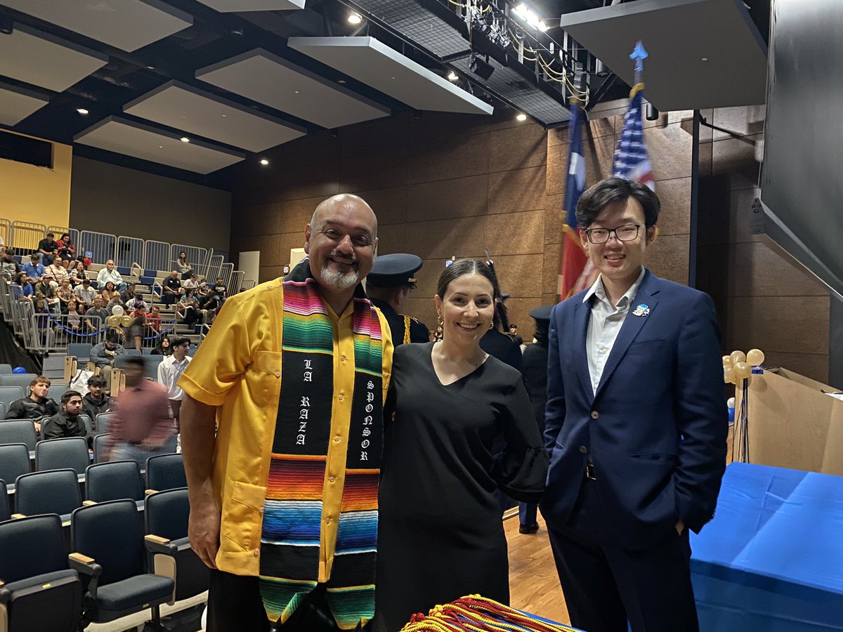 Milby HS Library ♥️📚📖 📝🌱🌎🌳✌️🦋♻️🐱🐶 tweet media