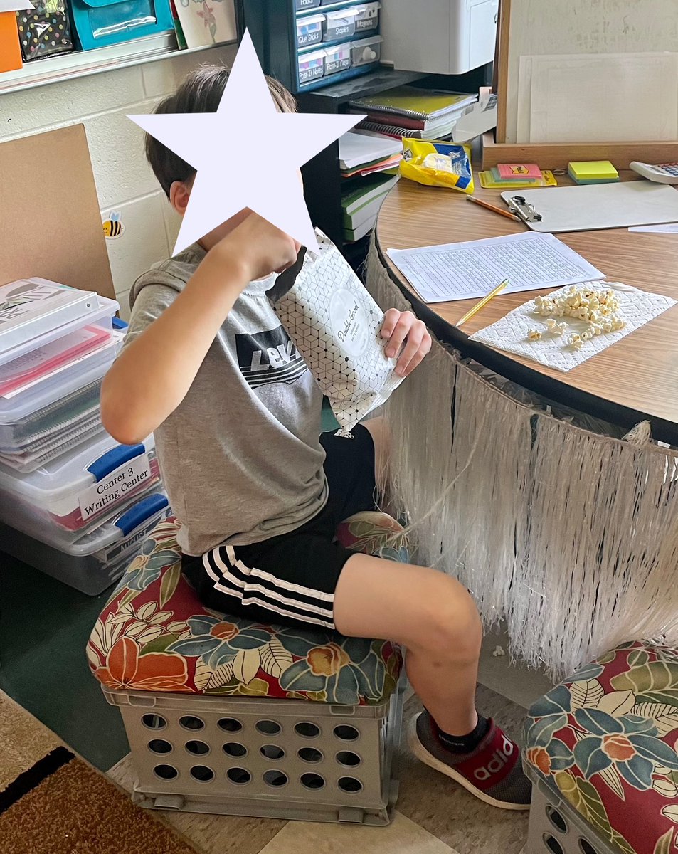 A BIG THANKS to <a href="/DoADoubleGood/">Double Good</a> 🍿for “popping” into <a href="/APS_SarahSmith/">SarahSmithElementary</a> today with a special treat to end the school year! Our🌟🌟’s are beyond grateful! 🤩@ptyut1999 <a href="/dehutson7/">Dwight Hutson</a>