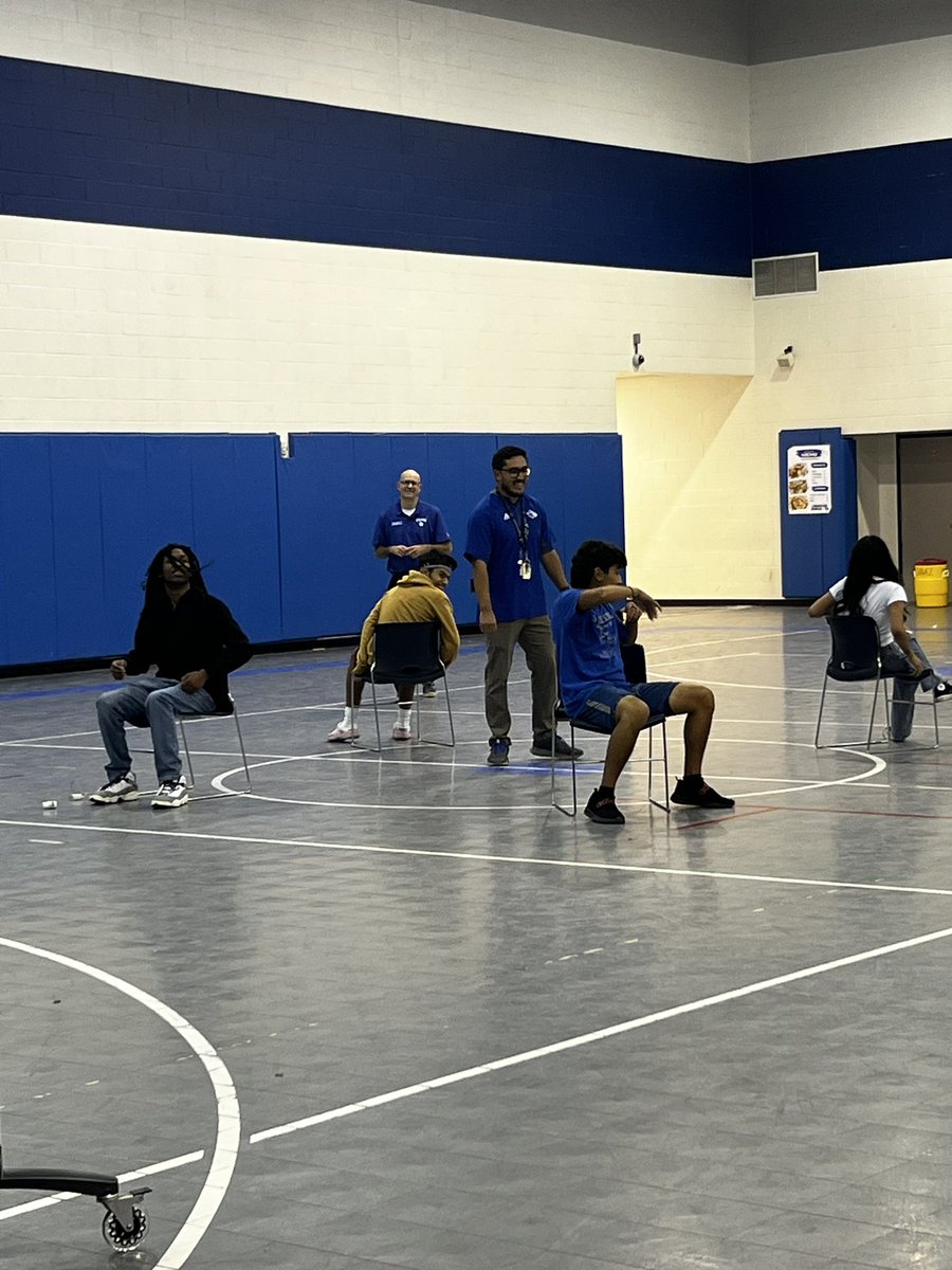 LoboWrestlers's tweet photo. An incredible way to end our school day with a little competition between all teams at @ChavezHS_HISD . Thank you to all the coaches and other who made this possible fit our athletes. https://t.co/wwFYAPMTiF