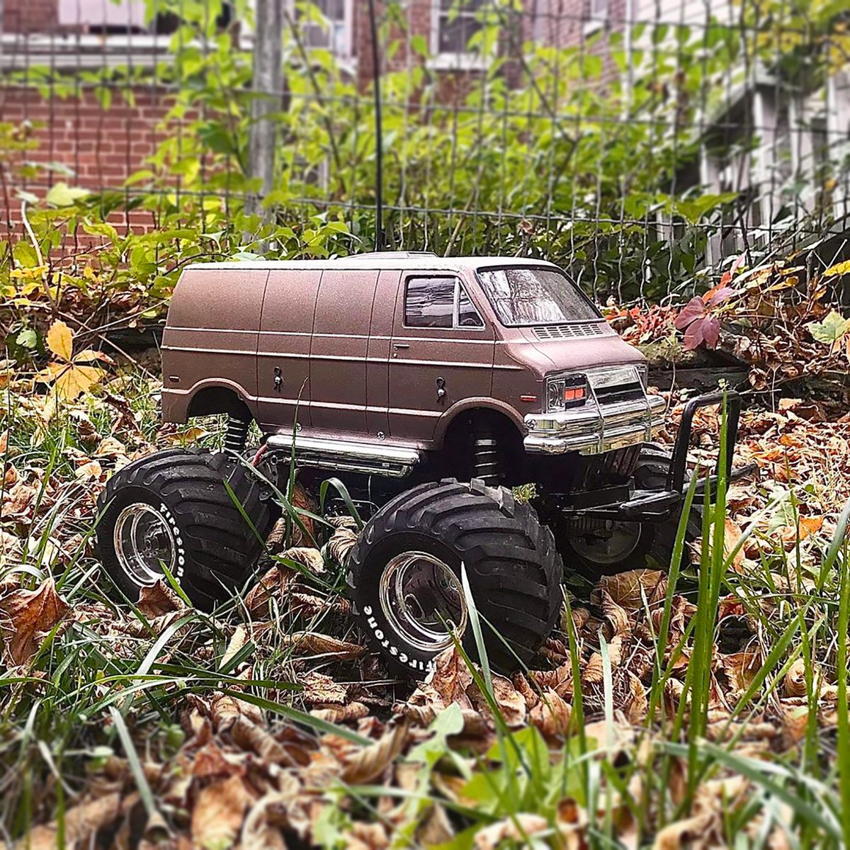 Happy Toy Van Tuesday!
..
#tagtheowner #tagthephotograher
..
#toyvantuesday #toy #van #vans #rcvan #tamiya #lunchbox #vannin #customvan #boogievan #custom #dodge #dodgevan #mopar #tradesman #vancult #getinandgetiton