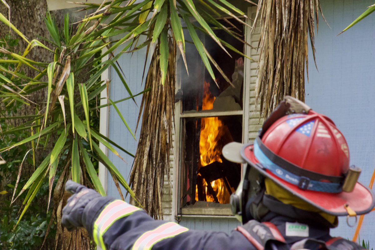 ValdostaFire's tweet photo. Some of the most realistic training a firefighter can experience is live fire training in acquired structures. https://t.co/APF66G61OG