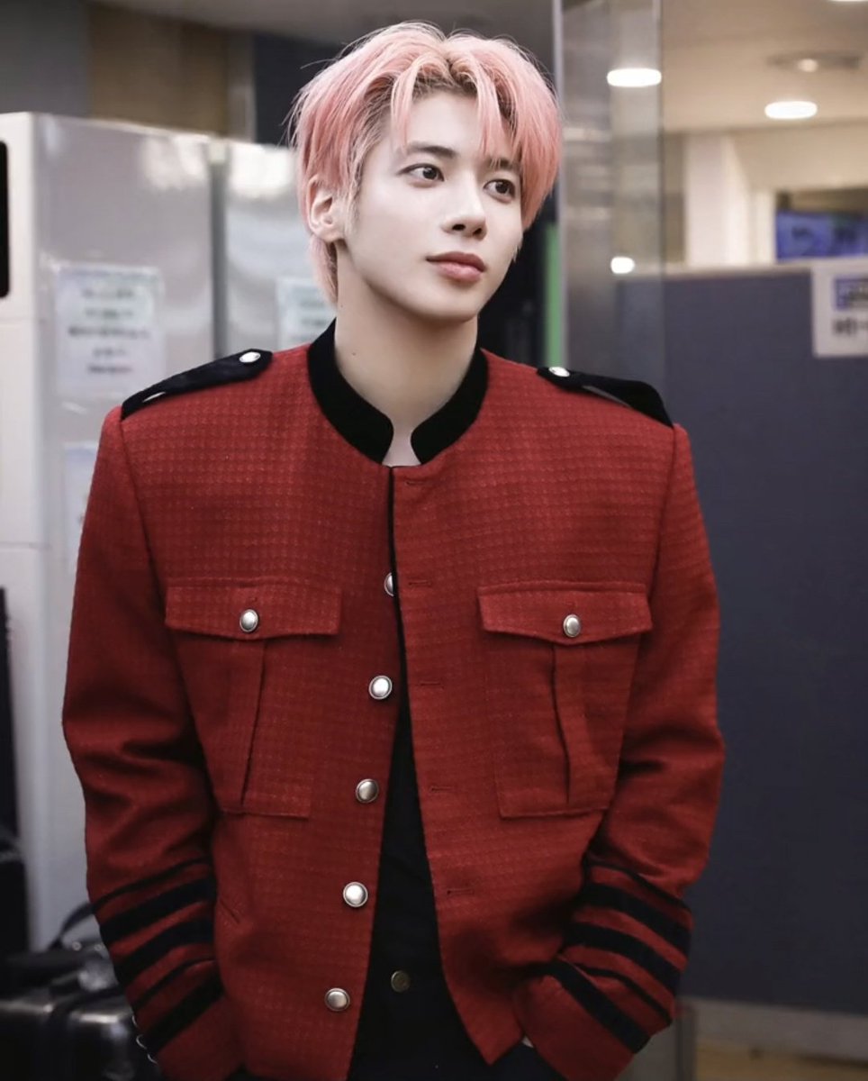 goldenboy_kth's tweet image. [📸 | TWITTER] 230517

@ vmagazine latest post - #taehyun #태현 cut 

backstage with #MINIV &amp;amp; @TXT_bighit