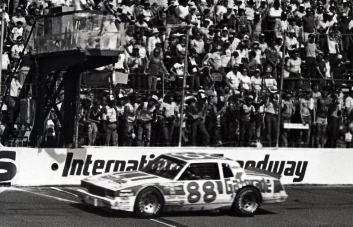LegendsNascar's tweet image. Bobby Allison won the 1982 Mason-Dixon 500 at Dover 41 years ago today. 🏁 

He finished 3 laps ahead of 2nd-place finisher Dave Marcis. It was Allison's 5th Winston Cup win at Dover, and he would win 2 more in 1983.  

#TheMonsterMile 🏁