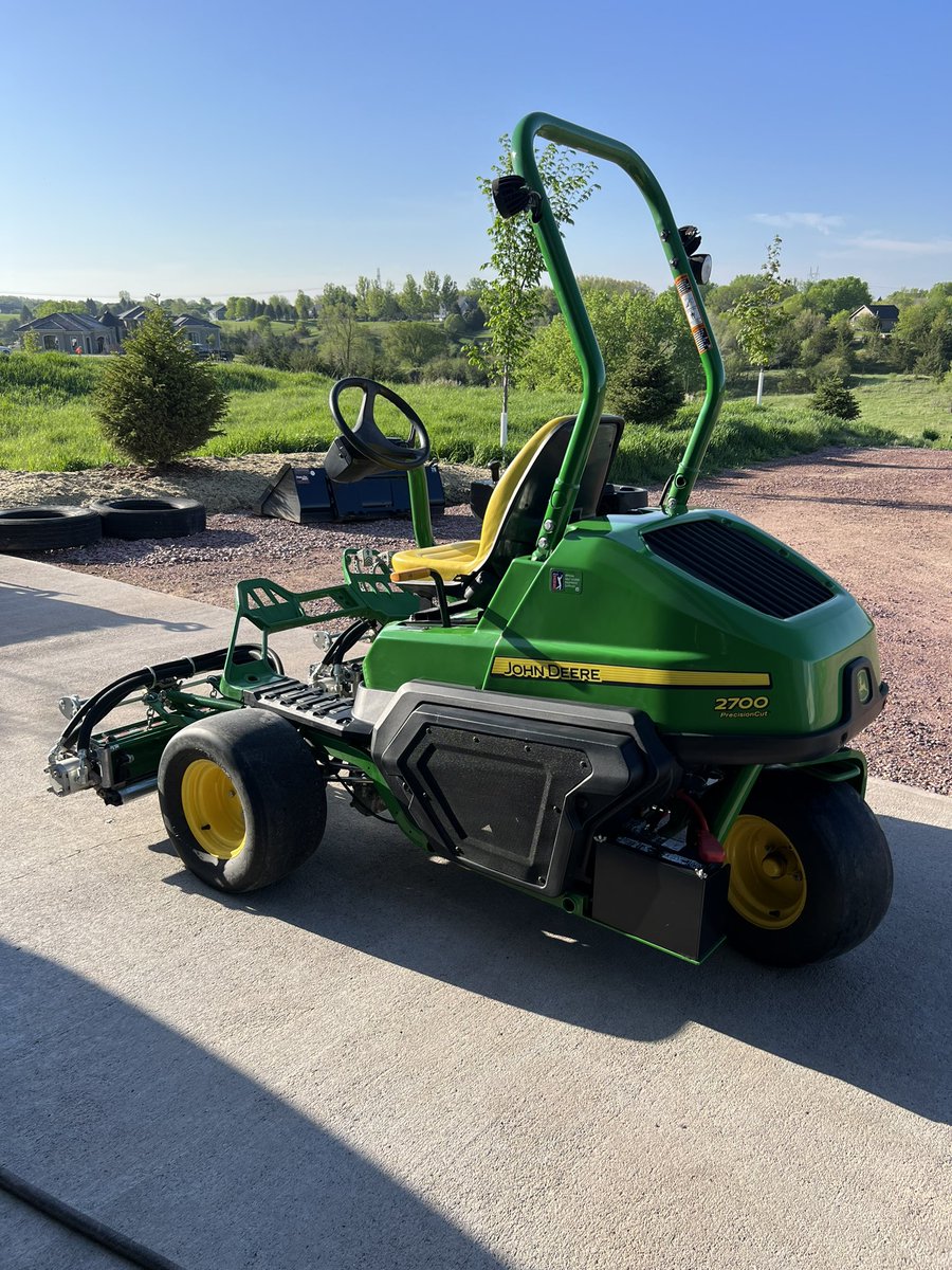 dakotaturf's tweet photo. This customer was pretty happy when he picked up his 2021 JD 2700 greensmower with 118 hours! https://t.co/YUMppqAe1L