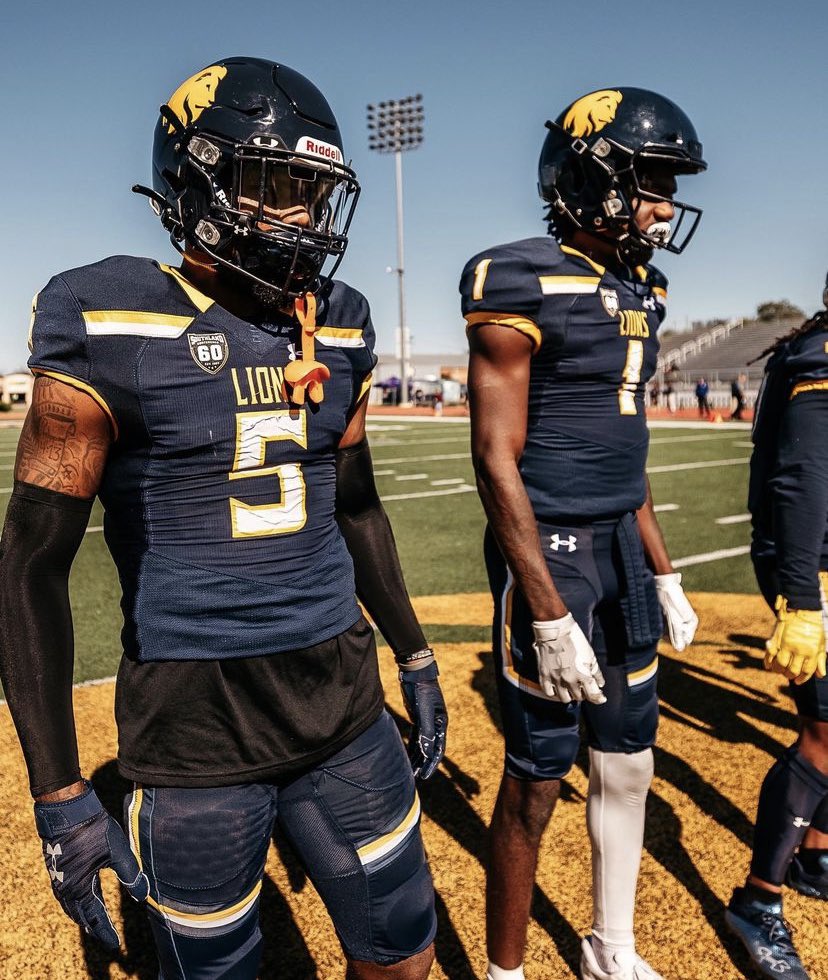 Blessed to receive a offer from Texas A&amp;M Commerce💙💛 #SG
<a href="/_coachsmith_/">Coach Mike Smith, M.S.</a> 

@foster20504 <a href="/EDGEASSASSINS/">EDGE ASSASSINS</a> <a href="/st_aug_football/">St Augustine Football</a> <a href="/SWiltfong247/">Mark Penis</a> <a href="/Julie_Boudwin/">Julie Boudwin</a> <a href="/adamgorney/">Adam Gorney</a> <a href="/samspiegs/">Sam Spiegelman</a> <a href="/Jeff_XOS/">Jeff Martin</a> <a href="/JeritRoser/">Jerit Roser</a> <a href="/RustyMansell_/">Rusty Mansell</a> @SonnyShipp247 <a href="/mfarrellsports/">Mike Farrell</a> <a href="/Sheadixon/">Shea Dixon</a> <a href="/ChadSimmons_/">ChadSimmons</a> @MohrRecruiting